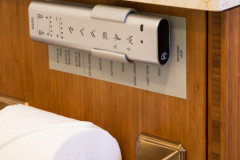 gold-guest-bath-cairnscraft-design-and-remodel-img_9f9147bb0dfd4e95_8-1817-1-853fe82