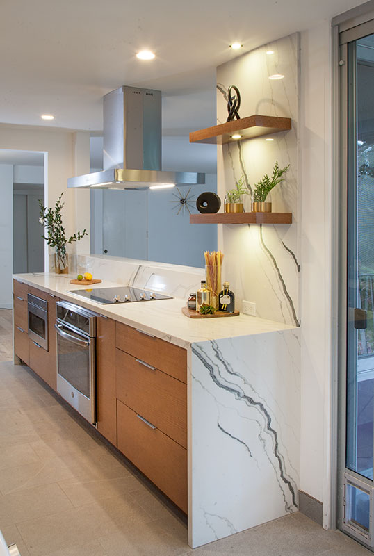 Glamor Contemporary Open Kitchen with White Marble