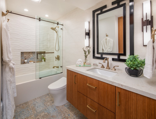Luxurious Guest Bathroom
