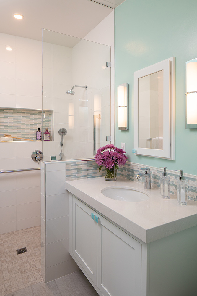 Coronado Accessible Bath