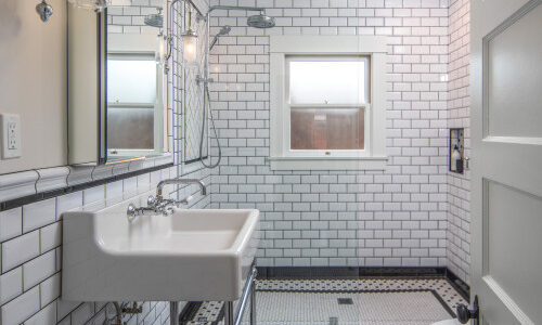 Dramatic Art Deco Black and White Bath